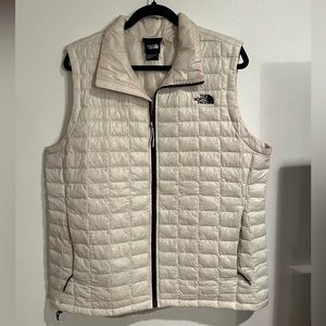 Women’s XL North Face vest